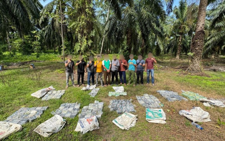 Tersangka dan barang bukti saat diamankan