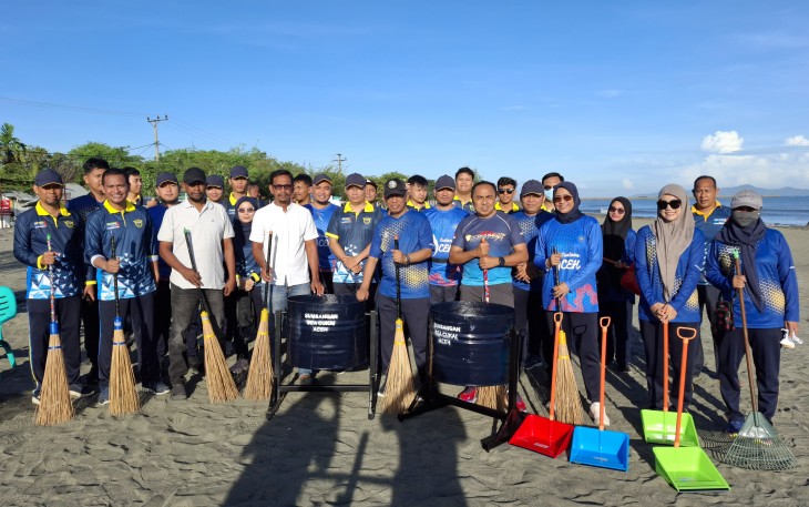 Bea Cukai Aceh Giatkan Aksi Bersih Pantai di Syiah Kuala