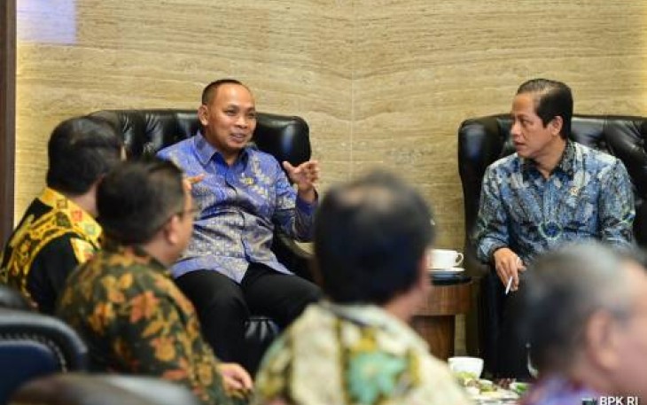 Pertemuan Wakil Ketua BPK Budi Prijono, Menteri KLH/BPLH Hanif Faisol Nurofiq, Sekretaris Jenderal BPK Bahtiar Arif, serta para pejabat dari BPK maupun KLH/BPLH.