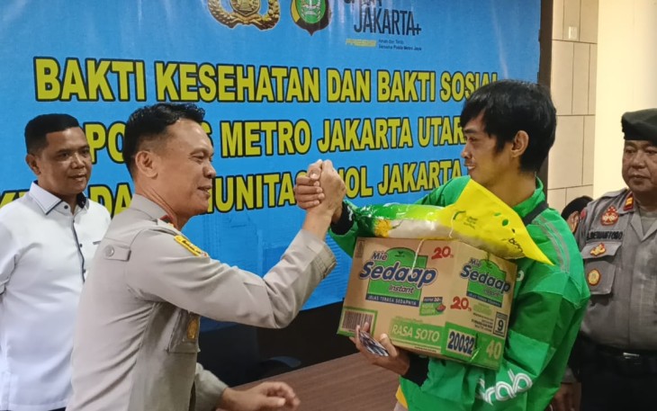 Bhakti Kesehatan dan Bhakti Sosial Polsek Metro Penjaringan Bersama Komunitas Ojol Jakut