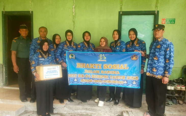 PNS Kodim Ponorogo Berikan Bansos Kepada Anak Yatim 