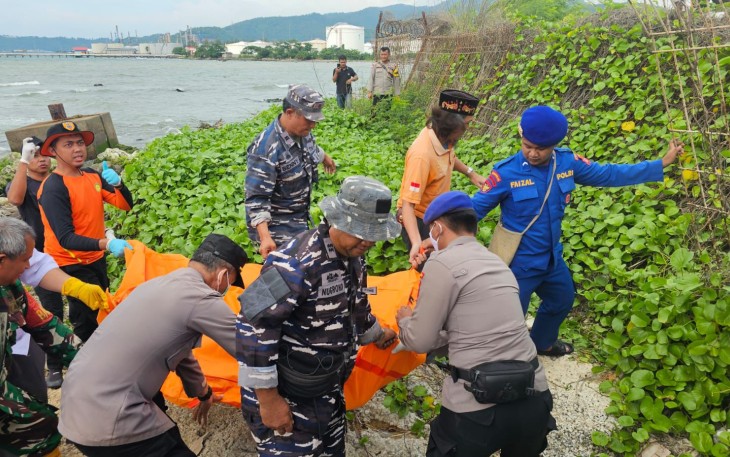 TNI AL dan Tim SAR Gabungan Temukan Korban Laka Laut di Cilegon Banten 