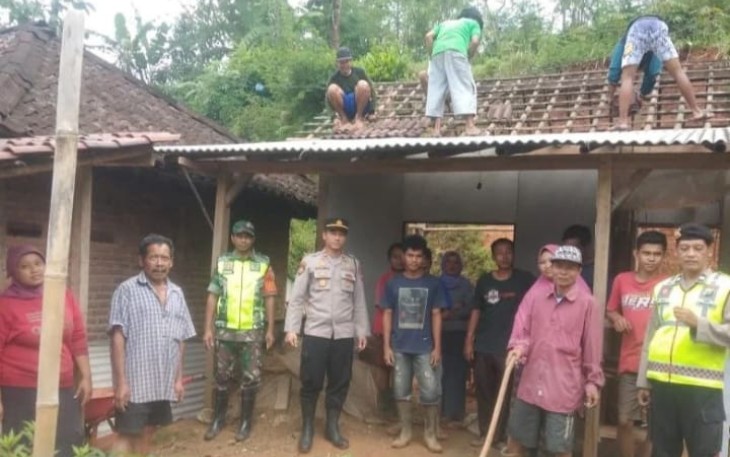 Babinsa Koramil 0801/05 Nawangan Jalin Kebersamaan.