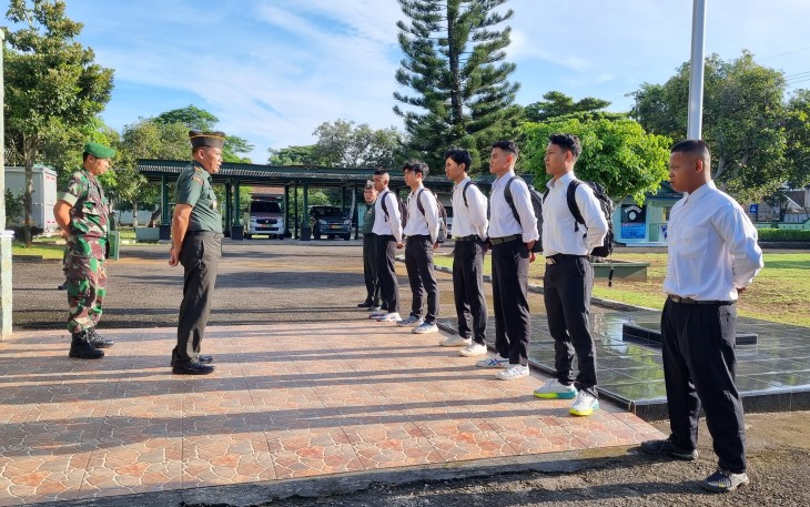 Kodim 0801/Pacitan Berangkatkan Calon Peserta Selaksi Tamtama TNI AD 2025
