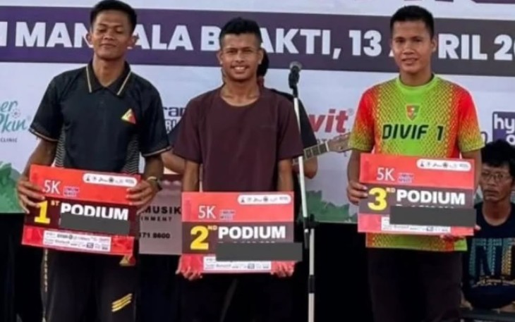 Atlet Lari Divif 1 Kostrad Borong Podium di Tugu Muda Marathon 2025