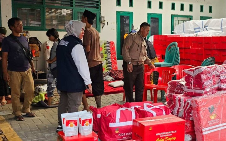 Kementerian Sosial melalui Direktorat Perlindungan Sosial Korban Bencana Alam (PSKBA) mengirimkan bantuan untuk penanganan bencana banjir di wilayah DKI Jakarta