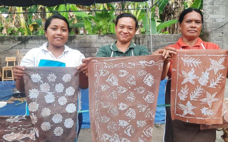 pengarusutamaan gender (PUG) dengan pelibatan perempuan dalam membangun wilayah pesisir dan pulau-pulau kecil di Indonesia.