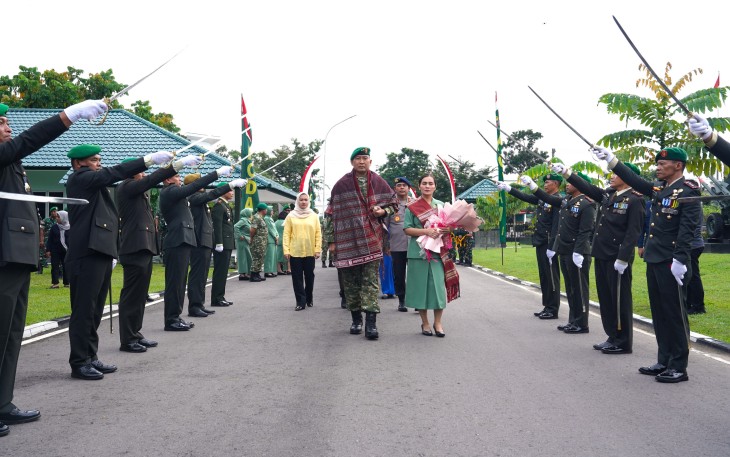Penyambutan Pangdam I/BB dan Ketua Persit KCK Daerah I/BB di Markas Kodam I/BB, Sabtu (13/12/2025).