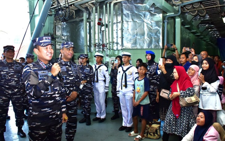 KRI Banjarmasin-592 Tuntaskan Arus Balik Program Mudik Gratis TNI AL 2025