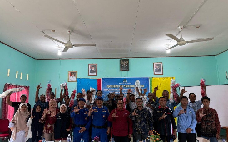 Komunitas Laskar Peraga Gelar Sosialisasi dan Salurkan Bantuan Jaring Untuk Nelayan 