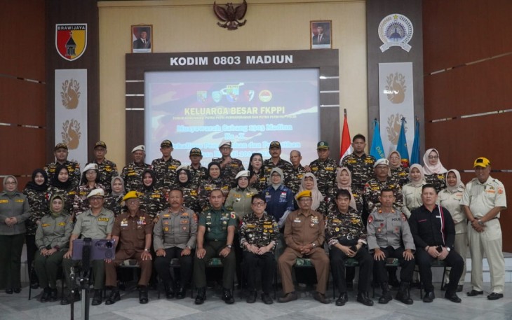 Kasdim 0803/Madiun Mayor Inf Tommy Fedy Anugerahan mewakili Dandim 0803/Madiun Letkol Kav Widhi Bayu Sudibyo, menghadiri acara pengukuhan pengurus Keluarga Besar Forum Komunikasi Putra Putri Purnawirawan dan Putra Putri TNI-Polri (KB FKPPI) Kabupaten Madiun di Aula Kodim 0803 Madiun