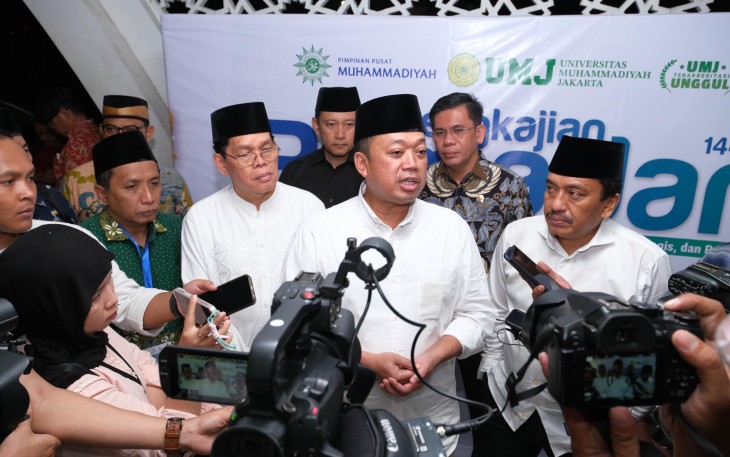 Menteri Agraria dan Tata Ruang/Kepala Badan Pertanahan Nasional (ATR/BPN), Nusron Wahid menyerahkan 212 sertipikat tanah aset milik Persyarikatan Muhammadiyah