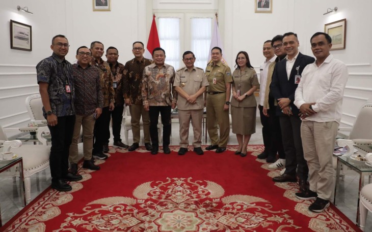 Direktur Utama PT Telkom Indonesia (Persero) Tbk (Telkom) Ririek Adriansyah beserta jajaran telah melakukan audiensi untuk melaporkan secara langsung kesiapan penyelenggaraan acara tahunan TelkomGroup tersebut kepada Gubernur DKI Jakarta Pramono Anung, pada Selasa (29/4)