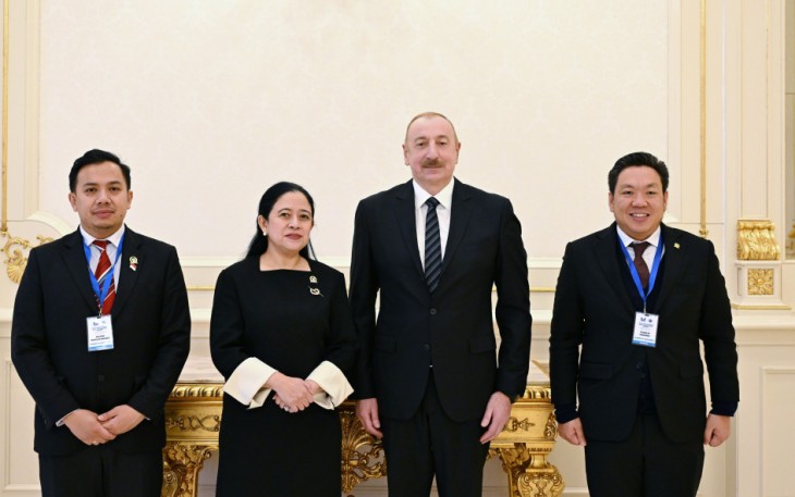 Ketua DPR RI Puan Maharani bertemu dengan Presiden Azerbaijan, Ilham Aliyev, dalam kunjungan kerjanya di Baku. Puan berada di Azerbaijan dalam rangka menghadiri Konferensi Tingkat Tinggi (KTT) ke-15 Asian Parliamentary Assembly (APA) atau forum Majelis Parlemen negara-negara Asia