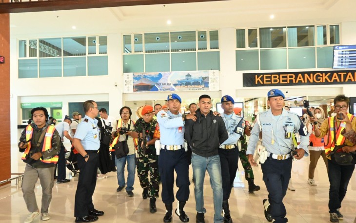 Simulasi Pengamanan Bandara Adi Soemarmo