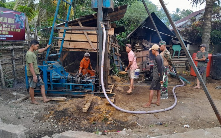 Satgas TMMD Ke-124 Kodim 0408/BS Lakukan Pengeboran di Titik Sumur Bor