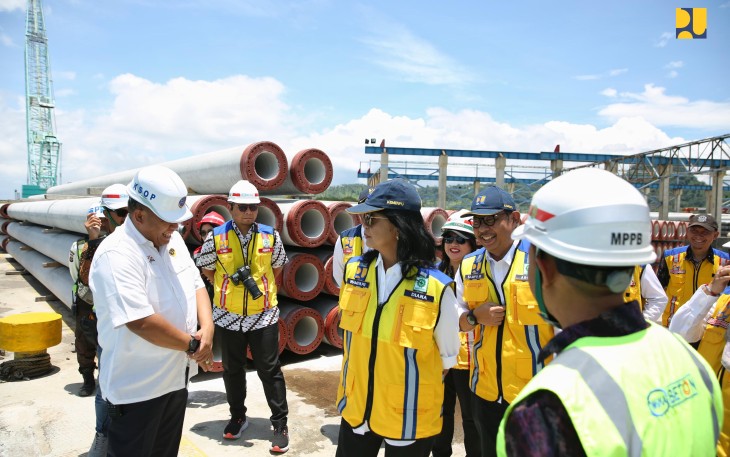 Wakil Menteri Pekerjaan Umum (PU) Diana Kusumastuti meninjau kesiapan infrastruktur jalan tol Trans Sumatera untuk menghadapi arus mudik dan arus balik Lebaran 2025, Jumat (14/3)