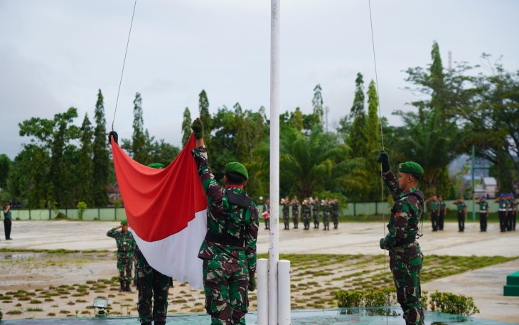 Korem 121/ABW Gelar Upacara Bendera di Bulan Suci Ramadan 