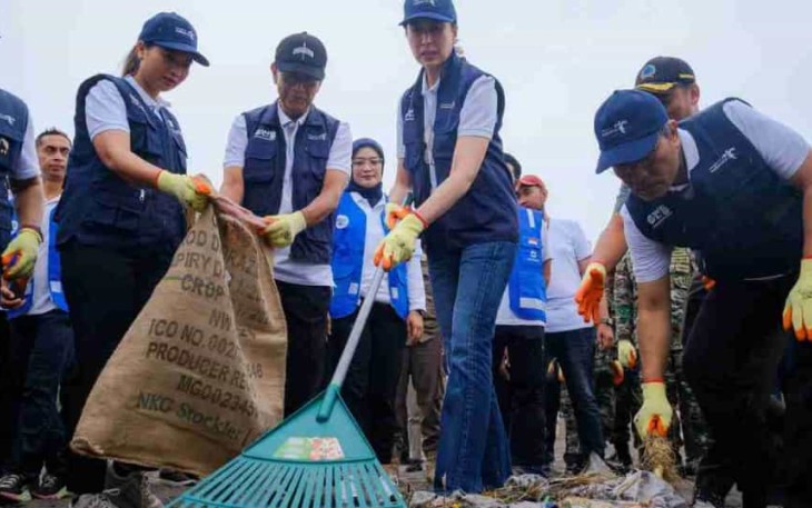 Wakil Menteri Pariwisata (Wamenpar) Ni Luh Enik Ermawati Program Gerakan Wisata Bersih (GWB) yang diinisiasi Kemenpar merupakan bentuk nyata dari komitmen pemerintah dalam penciptaan destinasi wisata bersih dan berkelanjutan