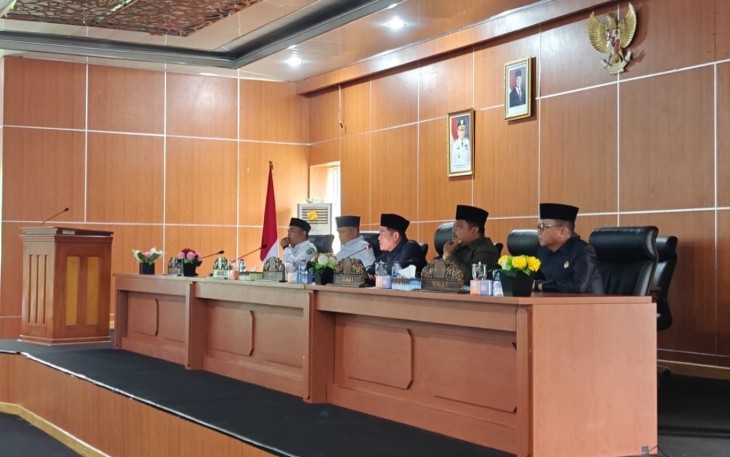 Pendapat Akhir Fraksi-Fraksi terhadap Raperda APBD P 2025
