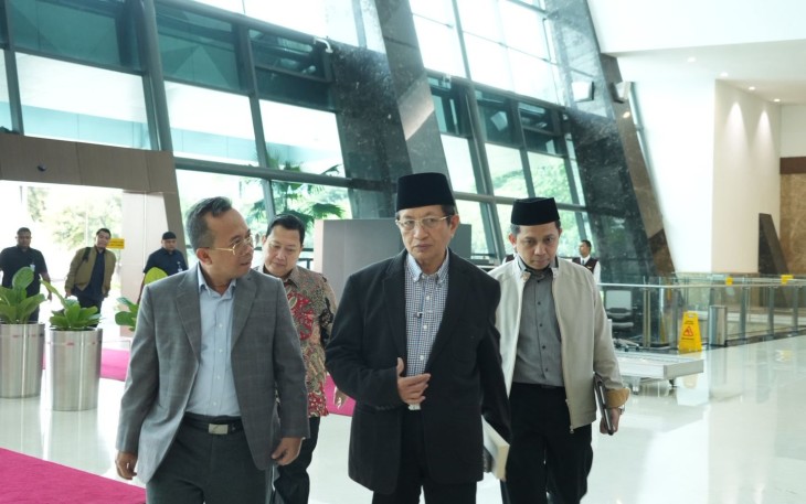 Menag Nasaruddin Umar sebelum bertolak ke Mesir di bandara internasional Soekarno-Hatta, Minggu (18/1)