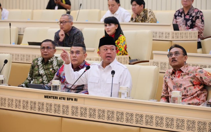 Menteri ATR/Kepala BPN dalam Rapat Kerja (Raker) dan Rapat Dengar Pendapat (RDP) bersama Komisi II Dewan Perwakilan Rakyat (DPR) Republik Indonesia (RI), di Gedung Nusantara DPR RI, Jakarta, Selasa (31/03/2026)