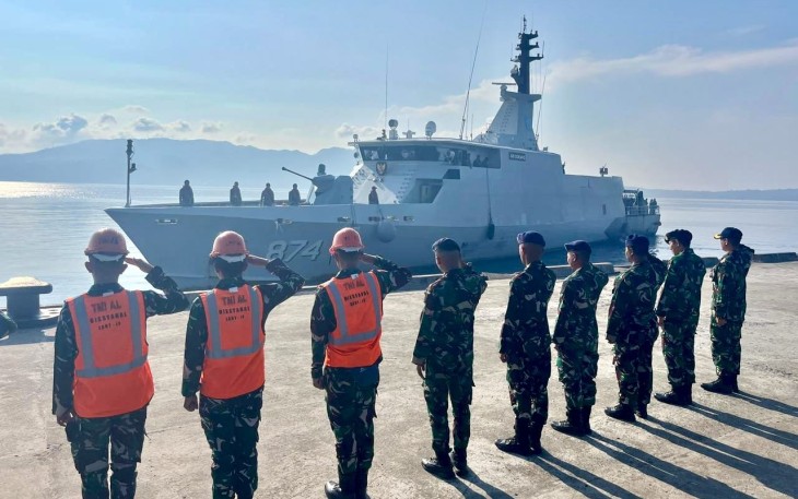  KRI Dorang-874 Berangkat dari Dermaga Tawiri Kodaeral lX