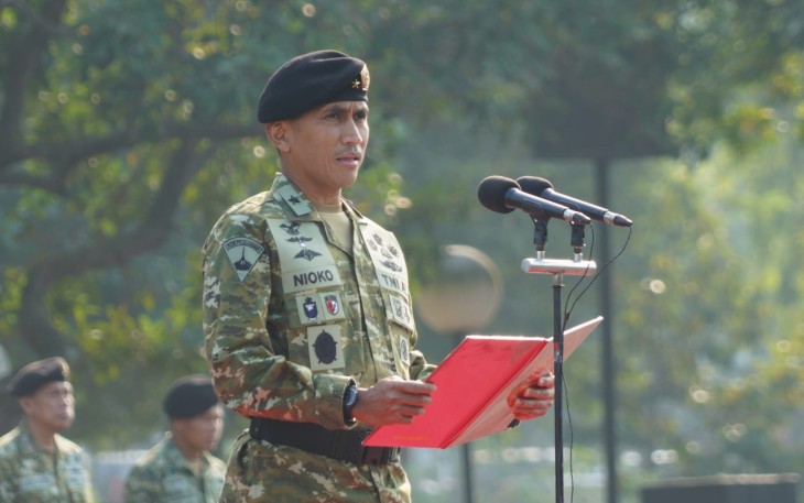 Upacara dipimpin oleh Brigjen TNI (Mar) Nioko Budi, L.H., S.H., Pa Sahli Tk. II Was. Afrika dan Timur Tengah Bidang Hubungan Internasional Panglima TNI