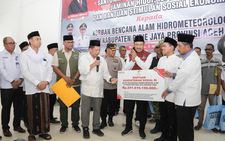 Saifullah saat meninjau hunian sementara bersama Ketua Satgas PRR Pascabencana Sumatera Tito Karnavian di kabupaten Pidie Jaya, Provinsi aceh, Jumat (6/3/2026).