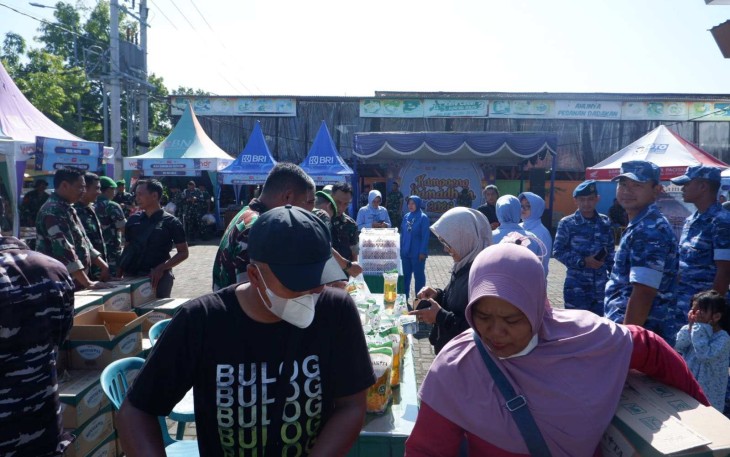 Bazar ramadhan TNI di Kabupaten Pacitan 