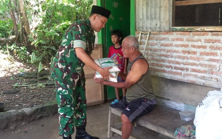 Korem 081/DSJ salurkan zakat fitrah 