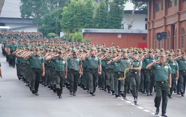 Latihan Defile Akmil