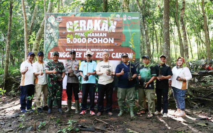 Aksi tanam pohon di Kabupaten Trenggalek 