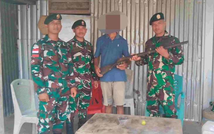 Warga sukarela serahkan senjata api