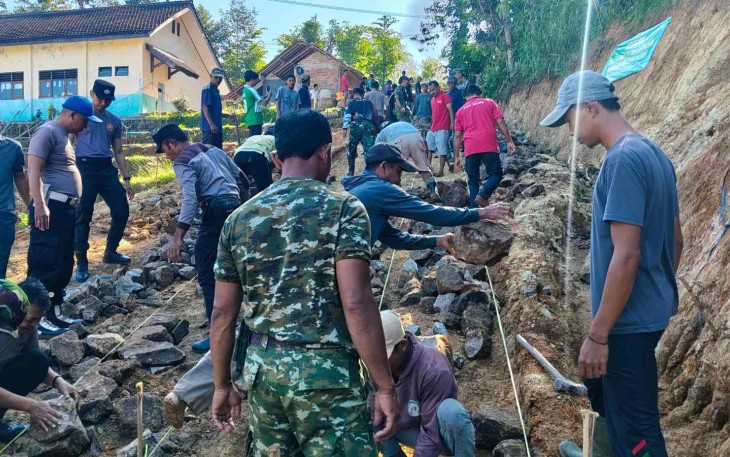 Karya bakti TNI