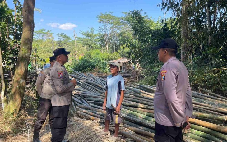 Patroli kawasan hutan cegah karhutla