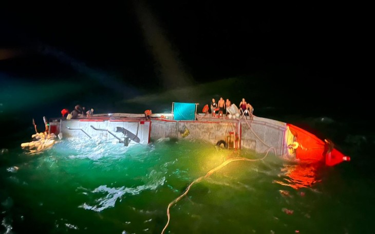 Penyelamatan 12 ABK KM Putra Kwantan di perairan laut Arafuru 