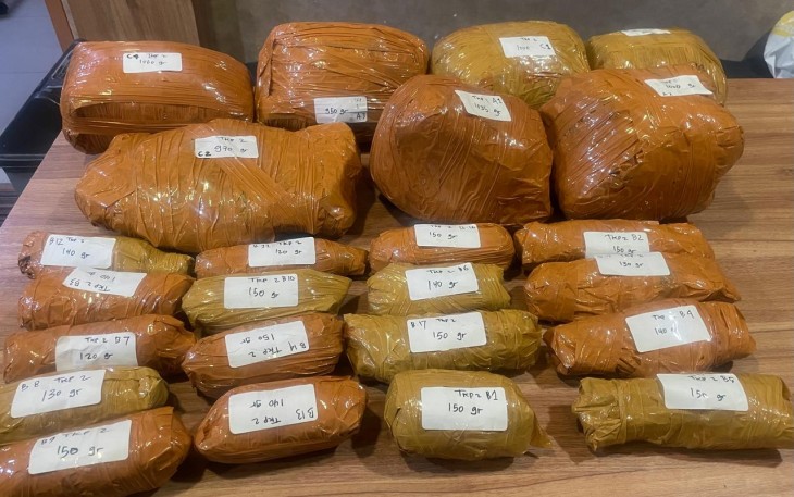 Barang bukti ganja 9,4 Kg