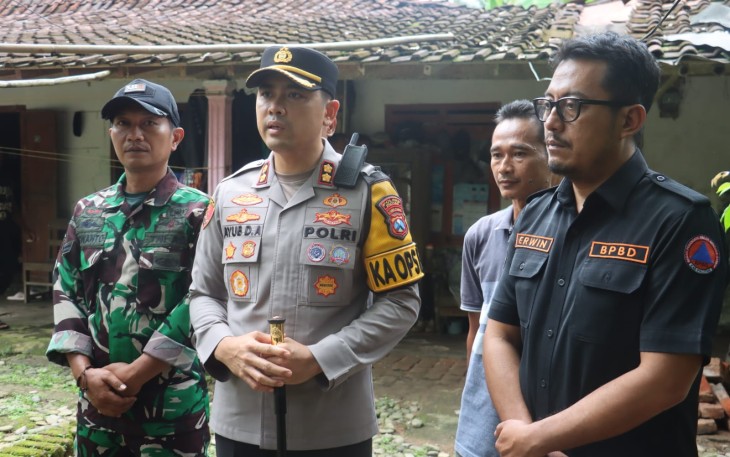 Polres Pacitan Polda Jatim bergerak cepat menyalurkan bantuan kepada warga terdampak gempa bumi di Desa Gayuhan dan Desa Kedungbendo, Kecamatan Arjosari