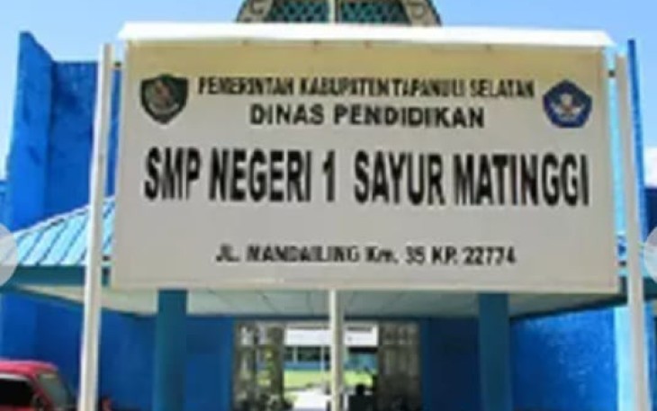 Keterangan Foto : SMP N 1 Sayur Matinggi