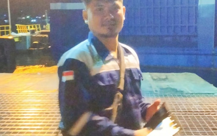 Kapten Achmad Efendi Saat Melepas keberangkatan kapal Roro Bahtera Nusantara 03