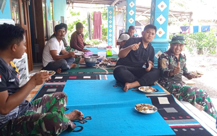 Makan siang bersama warga dusun Klagin