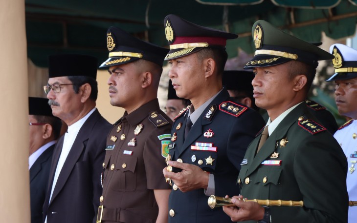 Kapolres Aceh Singkil, AKBP Joko Triyono, S.I.K., M.H, bersama Kejaksaan, Ketua MPU, dan  Dandim 0109/Aceh Singkil saat mengikuti Upacara Peringatan Hari Lahir Pancasila di halaman Kantor Bupati setempat