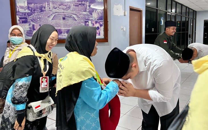 Bupati Bintan Roby Kurniawan SPWK Sambut Kedatangan Haji' Bintan : Siapkan Layanan Kesehatan Home Care Selama 3 Pekan