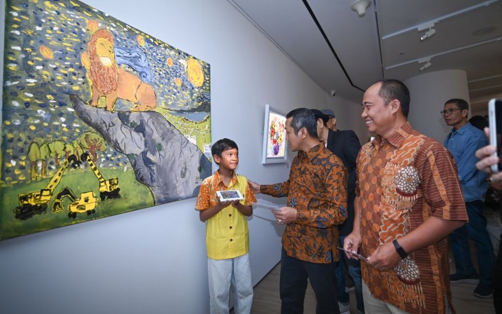 Wakil Menteri Pendidikan Dasar dan Menengah (Wamendikdasmen), Fajar Riza Ul Haq, secara resmi membuka Pameran Lukisan Karya Bentara Budaya bertajuk “Anak Dalam Lintasan Waktu” di Jakarta
