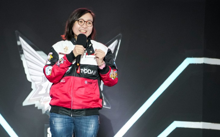 Wakil Menteri Ekonomi Kreatif, Irene Umar, memberi sambutan pada Grand Final Mobile Legends: Bang Bang Professional League Indonesia Season 17 (MPL ID S17) di Velodrome, Jakarta, Minggu (14/6/2026)