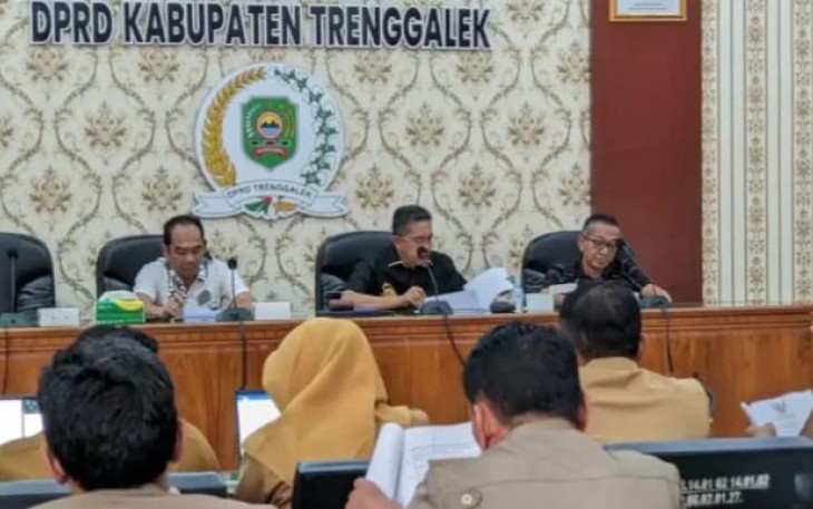 Pansus III DPRD Trenggalek Bahas Raperda Telekomunikasi