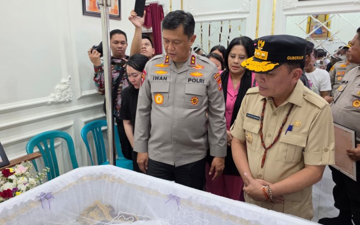 Kapolda dan Gubernur Kalteng Melayat ke Rumah Duka Aipda Yudhi Perdana Putra