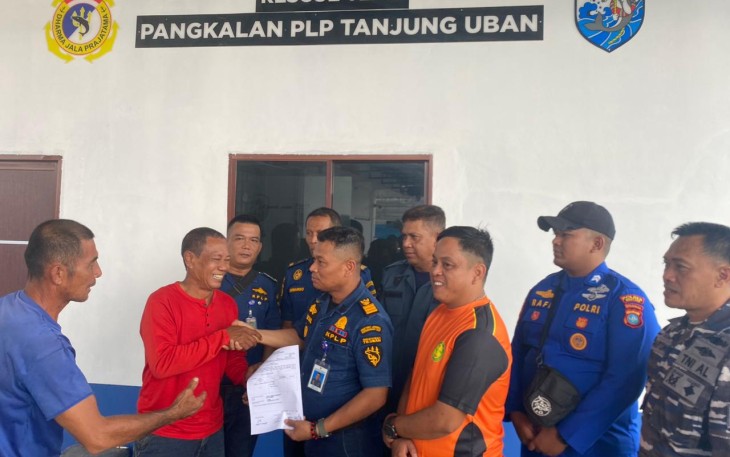 Respons Cepat Satpolairud Polres Bintan Selamatkan Nelayan yang Hanyut di Laut