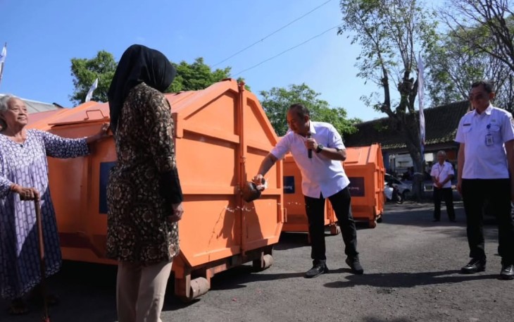 Pemkab Karanganyar Pasok 5 Kontainer Bank Sampah dari Bank Jateng